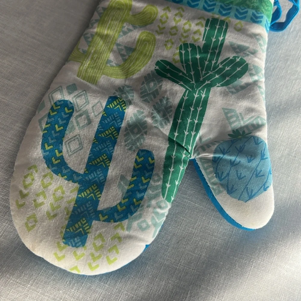 🌞 Mainstays oven mitt turquoise & green cactus over white Southwestern OS